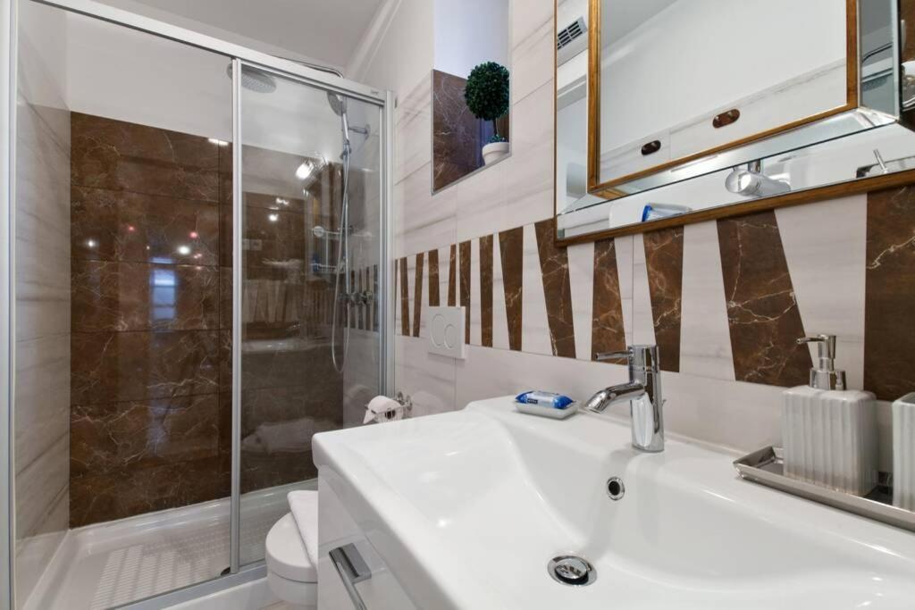 Joy4You Apt Near Beach And Center สปลิท ภายนอก รูปภาพ