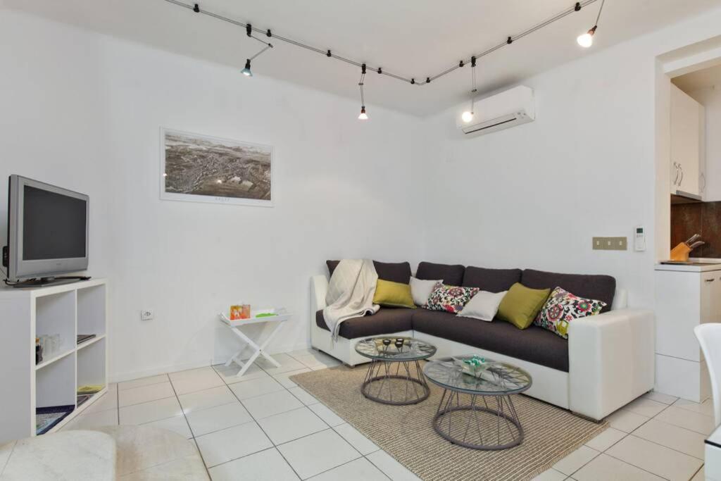 Joy4You Apt Near Beach And Center สปลิท ภายนอก รูปภาพ