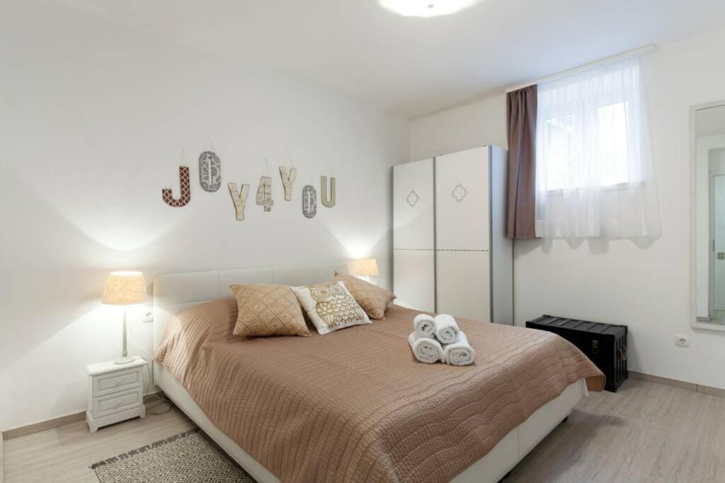 Joy4You Apt Near Beach And Center สปลิท ภายนอก รูปภาพ